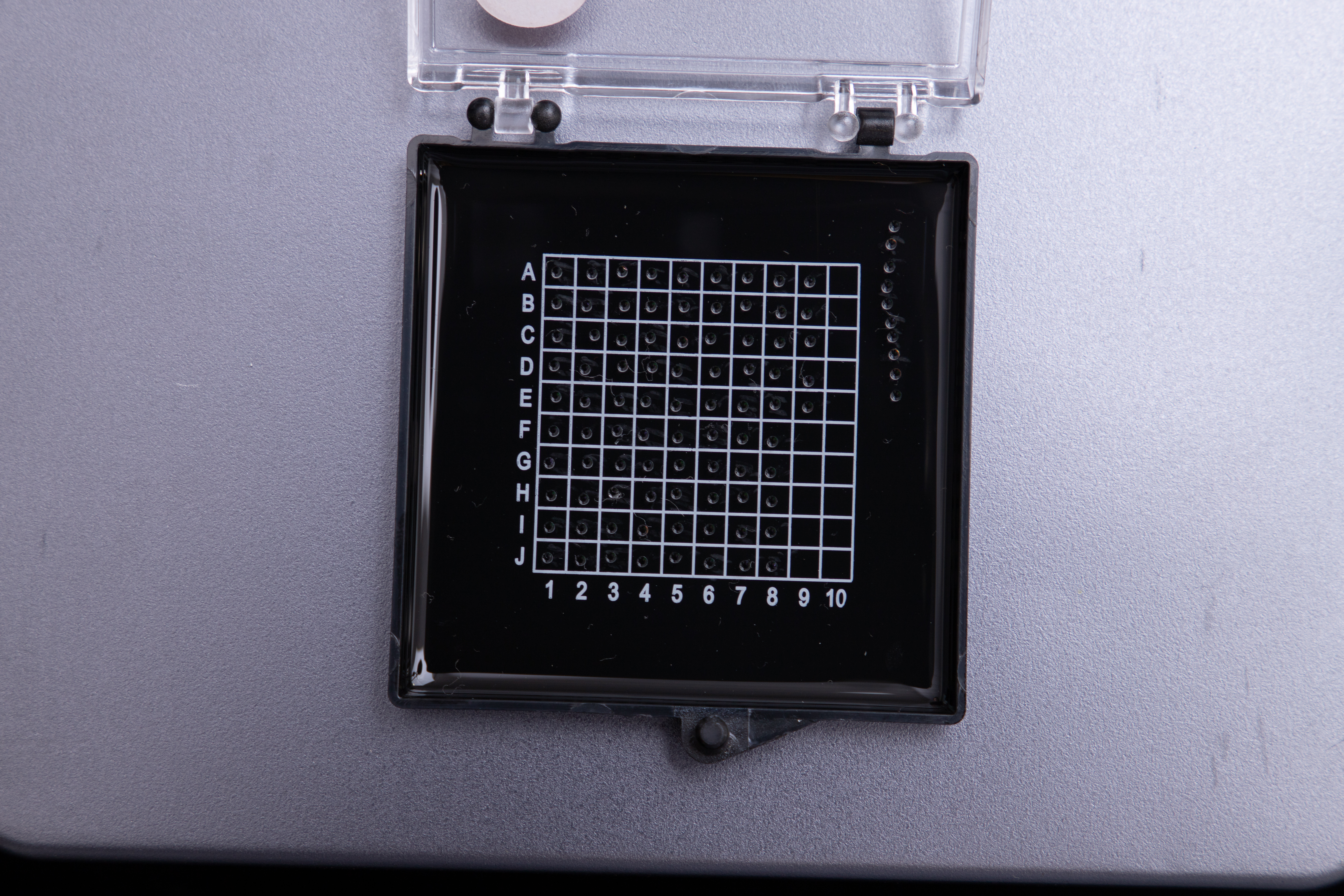 Micro lens tray packaging — 100 pcs per tray, individually seated